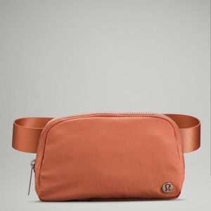 Lululemon Everywhere Belt Bag in Pink Savannah